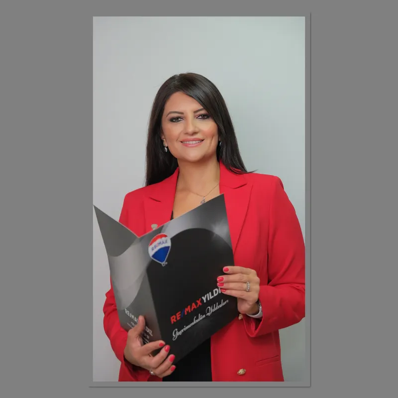 Esra Ünal — İstanbul